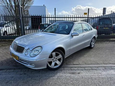 Mercedes-Benz E-klasse 320 Avantgarde (Automaat, Panoramadak, NL-Auto, Inruilkoopje)