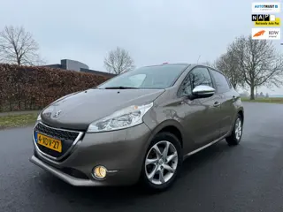 Peugeot 208 1.2 VTi Style NAP/NAVI/APK 2-2027