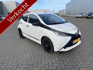 Toyota Aygo 1.0 VVT-i x-now (bj 2017)