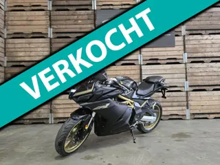 Trmotor TR125-2 GP Zwart Goud Digitaal dashbord LED Rijbewijs A1en A2 !! Nieuw! BTW! 2x!