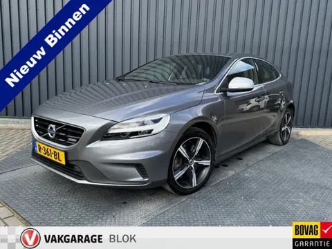 Volvo V40 1.5 T3 R-Design Prijs Rijklaar!! (bj 2019)