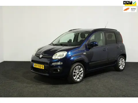 Fiat Panda 0.9 TwinAir Lounge – Compact, Stijlvol en Zuinig! 2012 €4299.- Wordt afgeleverd inclusief