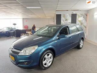Opel Astra Wagon 1.8 Essentia Apk Nieuw,Clima,Cruise,N.A.P,Lm velgen,Trekhaak,Dakdragers,2 sleutels,