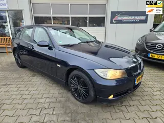 BMW 3-serie Touring 318i Business Line NAVI..LEER..TREKHAAK