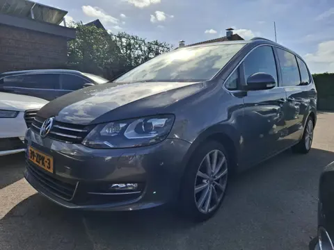 Volkswagen Sharan 1.4 TSI Highline 7p. | Clima | Navi | Pano | Trekhaak | Half leder | B