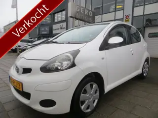 Toyota Aygo 1.0-12V Comfort Navigator nl-auto 5 deurs airco elec ramen cv afstand