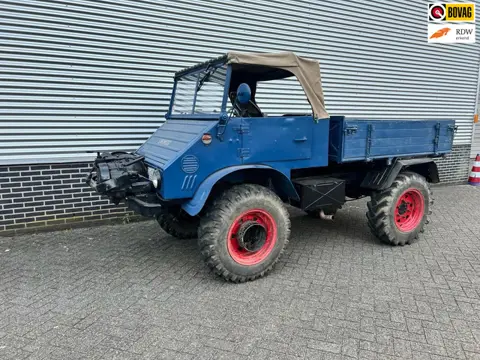 Mercedes-Benz Unimog 411 Bosbouw uitvoering - Lier voor en achter - 3-zijdige kipper