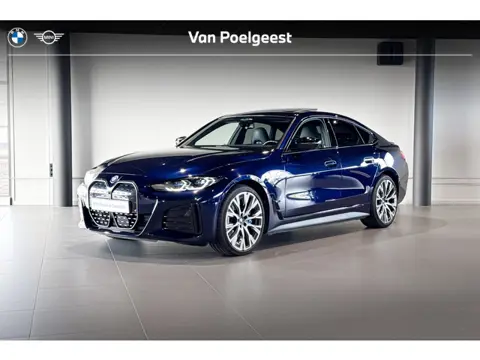 BMW i4 M50 High Executive 84 kWh | Glazen schuif-/kanteldak | Comfort Access | Stoelverwarming | Hea