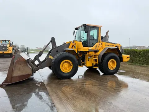 Volvo L 120 F (bj 2007)