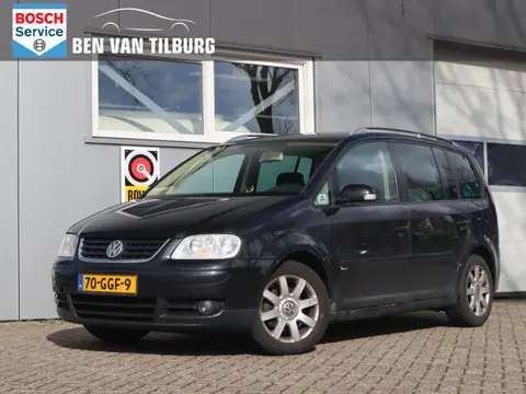 Volkswagen Touran 2.0-16V FSI Highline / APK 04-01-2027