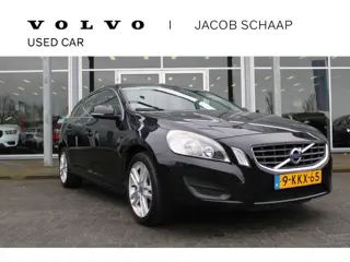 Volvo V60 T3 Automaat Momentum | Camera | Trekhaak | Cruise control | Electrische climate control |