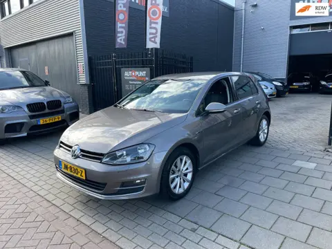 Volkswagen Golf Variant 1.4 TSI Business Edition Connected R NAP APK