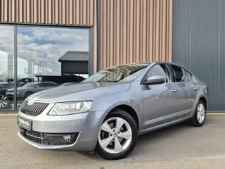 Skoda Octavia 1.2 TSI Greentech Elegance Automaat | Clima | Cruise | Bi-xenon | Trekhaak