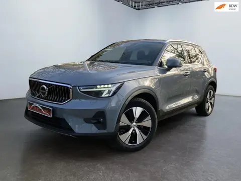 Volvo XC40 1.5 T4 Plug in Hybrid Core Bright Model 2023 Navi Carplay Camera L.m