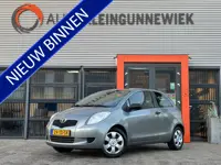 Toyota Yaris 1.0 VVTi Terra Airco / All-season banden/ Airco /