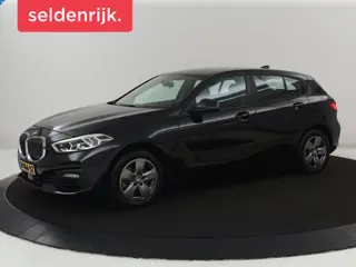 BMW 1-serie 116i Business Edition | Carplay | Live Cockpit |  Navigatie | Full LED | Navigatie | DAB