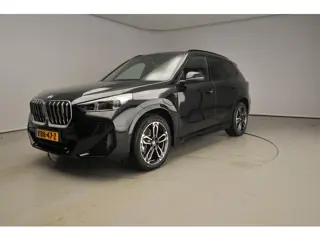 BMW X1 xDrive25e M-Sportpakket / Trekhaak / Sportstoelen / Getint glas / Harman-Kardon / Head-up / A
