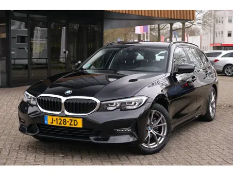 BMW 3-serie Touring 318i Executive Edition|Rijklaar!|Apple Carplay+Android Auto|1e Eigenaar|Dealeron