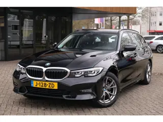 BMW 3-serie Touring 318i Executive Edition|Rijklaar!|Apple Carplay+Android Auto|1e Eigenaar|Dealeron