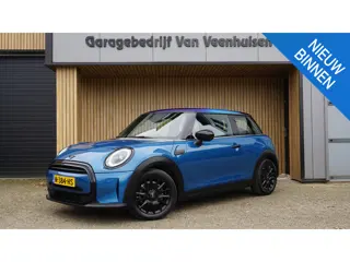 Mini Cooper 1.5 136pk 3Drs Business Edition *Black Pack* LED Navi *Multitone-Dak* 16inch LM Sportsto