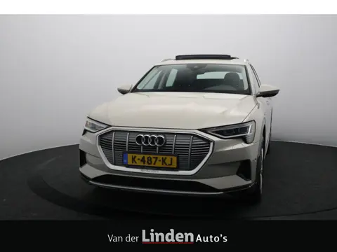 Audi e-tron 50 quattro Business Edition Plus 71 kWh SOH 93,1% | Panoramadak | Trekhaak | Sfeerverlic