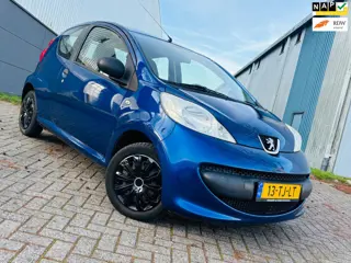 Peugeot 107 1.0-12V XR