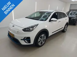 KIA E-NIRO EXECUTIVELINE 64 KWH I 3-FASE LADEN I 100% SOH I TREKHAAK I LEDEREN BEKLEDING