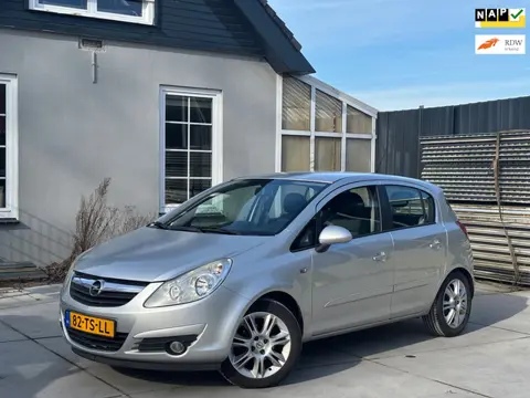 Opel Corsa 1.2-16V Cosmo | Airco | El. Ramen | NAP | Volledig onderhouden | APK tot 18-11-2026 | Rij
