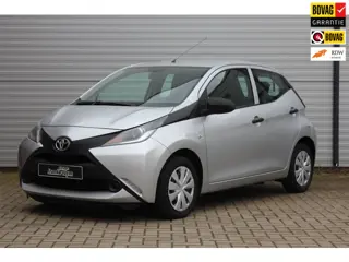 Toyota Aygo 1.0 VVT-i x-now Airco/4-Seizoensbanden/Rijklaar!