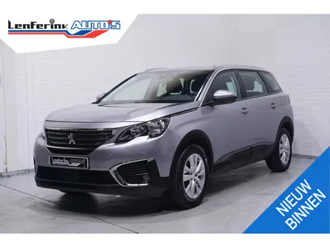 Peugeot 5008 1.2 PureTech Active 7-persoons cruise-controle climate-controle PDC v+a camera trekhaak
