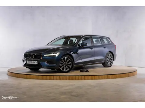 Volvo V60 2.0 T6 Plug-in hybrid AWD Plus Bright | Long range | Zwenkbare trekhaak | Harman Kardon | 