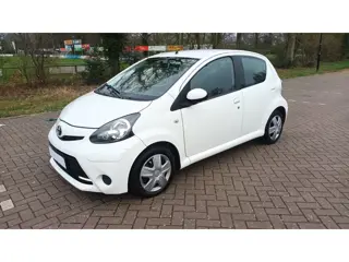 Toyota Aygo 1.0 VVT Airco / Navi