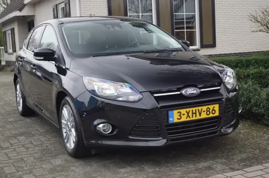 FORD FOCUS 1.0 Ecoboost (125pk) Titanium 1ste Eigenaar! Dealer Onderhouden! Navi/Stoelverwarming/Trekhaak