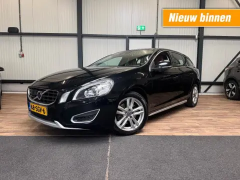 VOLVO V60 2.0 T5 AUTOMAAT / SLECHTS 157 DKM! / LEDER / ADD CRUISE