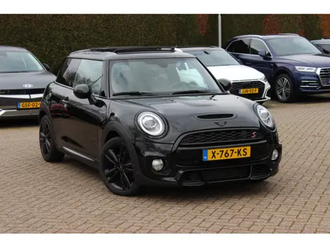 MINI Mini 2.0 Cooper S Chili / Panoramadak / Camera / Head-up / Leder / Harman Kardon / 18'' / Navig