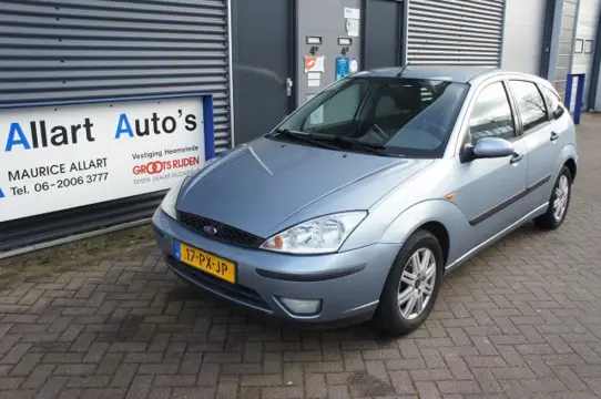 FORD FOCUS 1.6 16V Ghia 5-deurs
