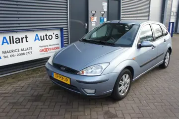 FORD FOCUS 1.6 16V Ghia 5-deurs