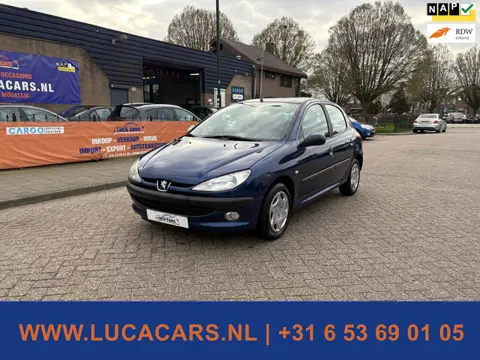 Peugeot 206 1.4 Gentry AIRCO + NIEUWE APK!