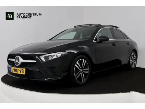 Mercedes-Benz A-klasse 180 Business Solution Luxury (PANORAMADAK, SFEERVERLICHTING, STOELVERWARMING,