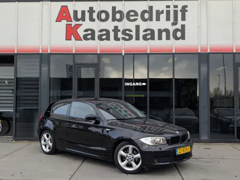 BMW 1-serie 118i - 6 Bak - Pdc- Stoelverwarming -