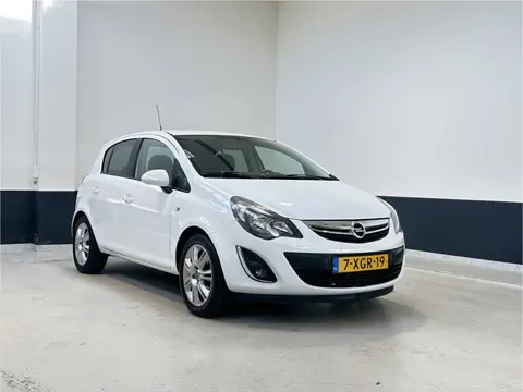 Opel Corsa 1.2-16V BlitZ | Navigatie | LM velgen | Stuurverwarming | Stoelverwarming | Climate |NL |