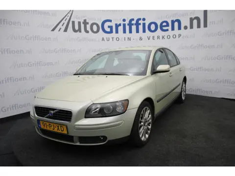 Volvo S40 2.4 Elan heerlijke automaat met trekhaak
