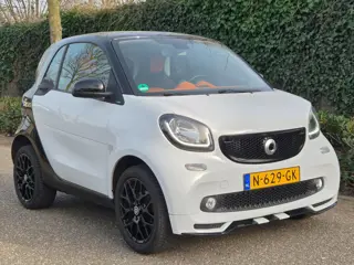 Smart Fortwo Joy Special Edition !!! BRABUS !!! twee kleur combi Zwart/wit Orange 1.0 Joy Edition