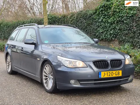 BMW 5-serie Touring 523i Navigatie Stoelverwarming Rijdt & Schakelt super Navigatie
