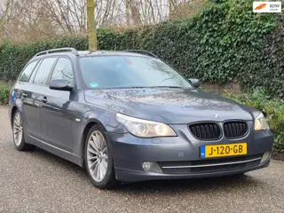 BMW 5-serie Touring 523i Navigatie Stoelverwarming Rijdt & Schakelt super Navigatie