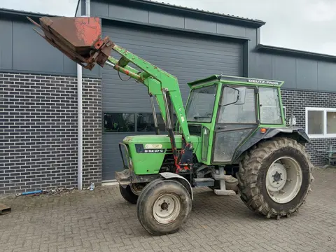 Deutz Fahr 6207C met voorlader