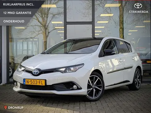 Toyota Auris 1.8 Hybrid Black Edition | Trekhaak | Stoelverwarming | Cruise control | Camera | Navi 