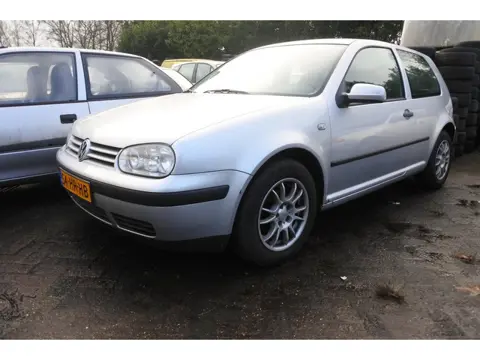 Volkswagen Golf 1.4-16V Master Edition airco apk 22-10-2026 lm velgen 230 dkm