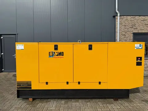 SDMO John Deere Leroy Somer 180 kVA Silent Noodstoom Aggregaat Generatorset as New ! 41 hours !