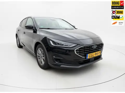 Ford FOCUS 1.0 EcoBoost Hybrid Titanium|Groot scherm|Parkeersensor voor & achter|Nap|1ste eig|